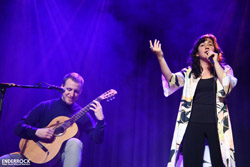 Enderrock Sona amb Lia Sampai i Clara Peya a l'Antiga Fàbrica Damm (Barcelona) <p>Lia Sampai</p><p>F: Juan Miquel Morales</p>